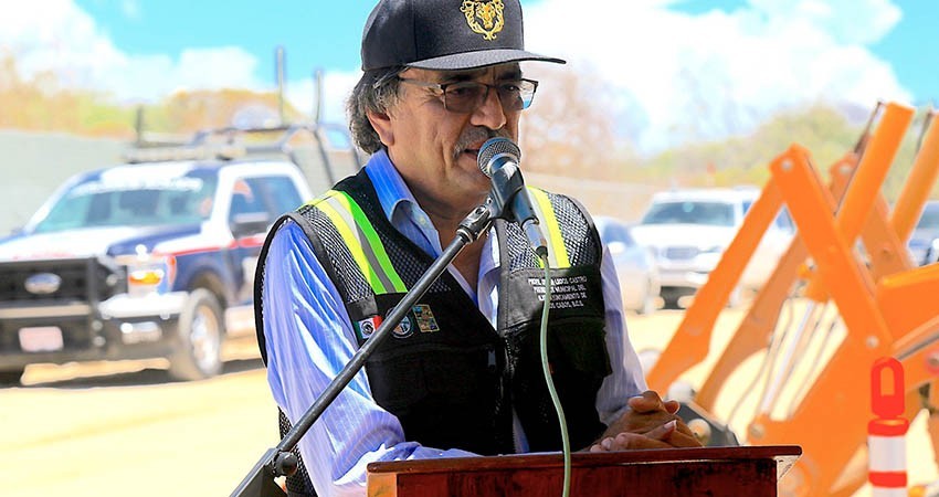 Da inicio Oscar Leggs al banderazo de 2 obras de pavimentación Diario