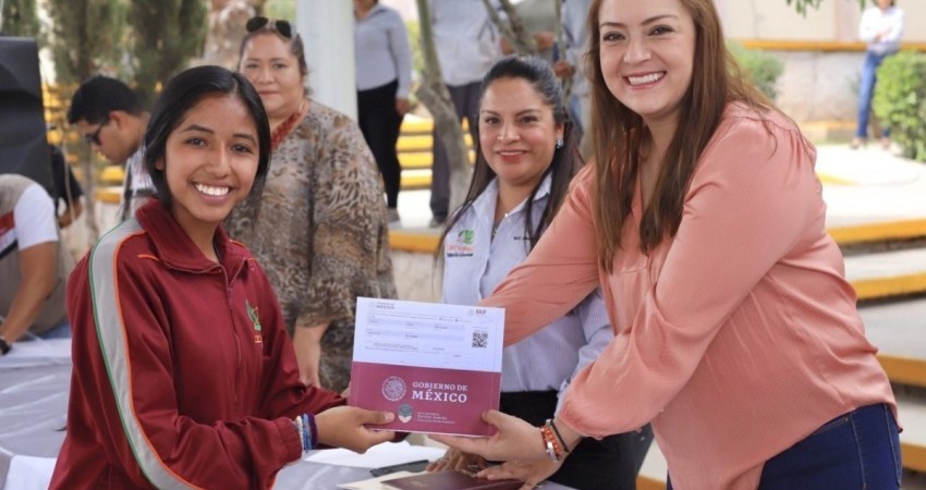 Gobierno Federal inicia pago de becas a estudiantes de bachillerato en BCS