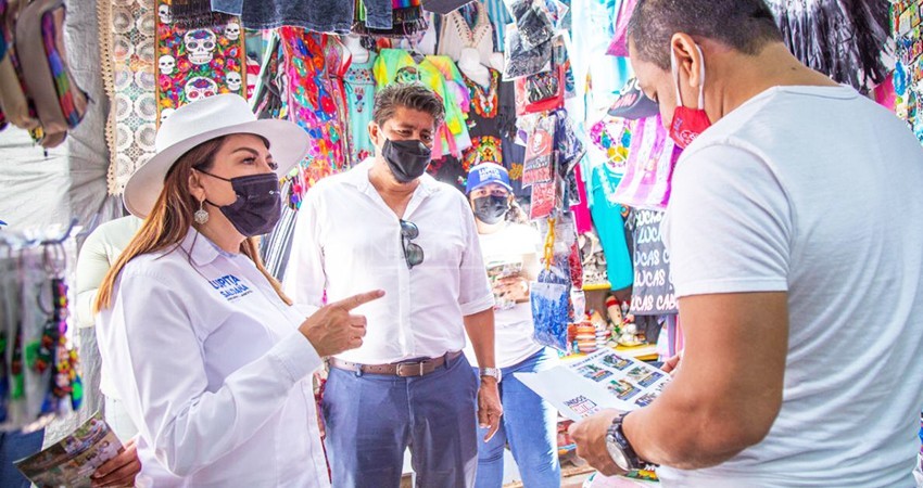 Promete Lupita Saldaña mejorar la red de drenaje de Los Cabos