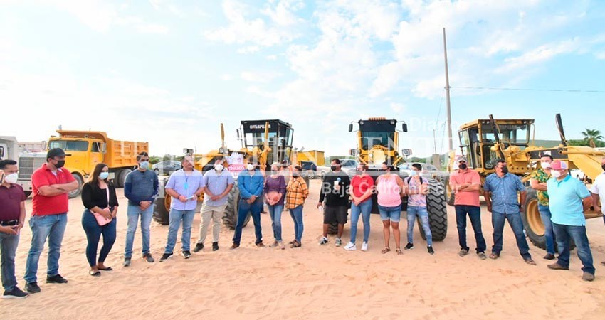 Seguimos colaborando en la rehabilitación de caminos de la zona rural de Los Cabos: Oscar Leggs