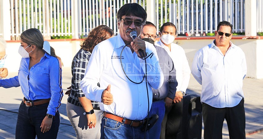 Alcalde Oscar Leggs Castro designa a Raúl Marrón como delegado Interino de Miraflores