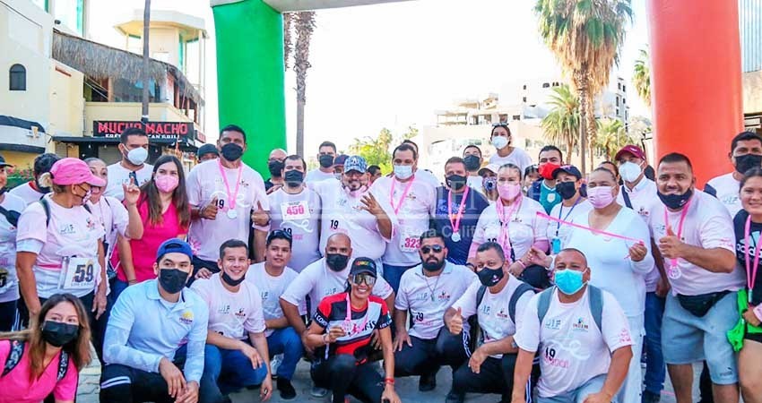 Con más de 500 participantes, celebran la "Carrera Rosa" en CSL