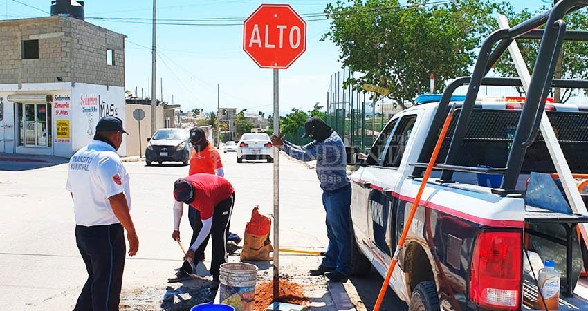 Gobierno de Los Cabos rehabilita pasos peatonales y señalamientos viales en instituciones educativas