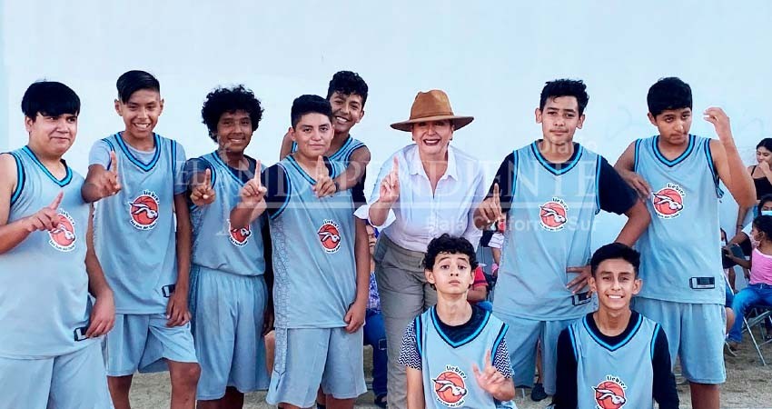 Realiza diputada Eda Palacios Jornada social en la colonia Lomas del Rosarito