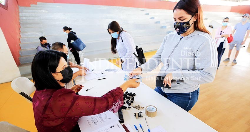 Cumple Gobierno de Los Cabos con el pago de becas de dos bimestres del 2021