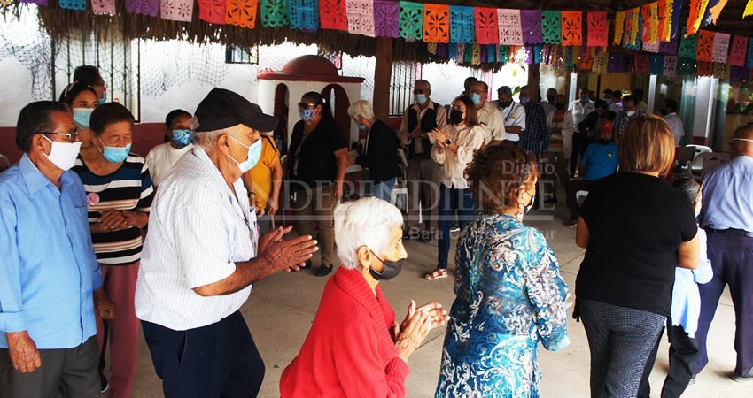 En Casas de Día más de 100 adultos mayores reciben atención personalizada del SMDIF Los Cabos