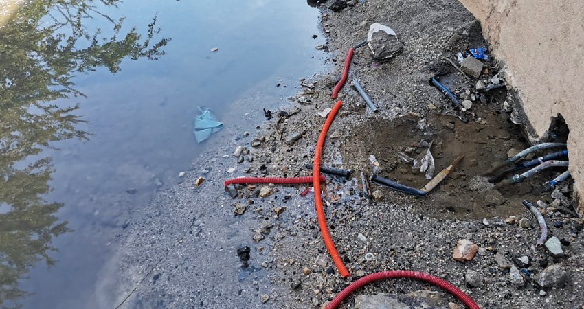 Acusan a “lavacoches” del Centro de CSL de tronar tuberías para robar agua 