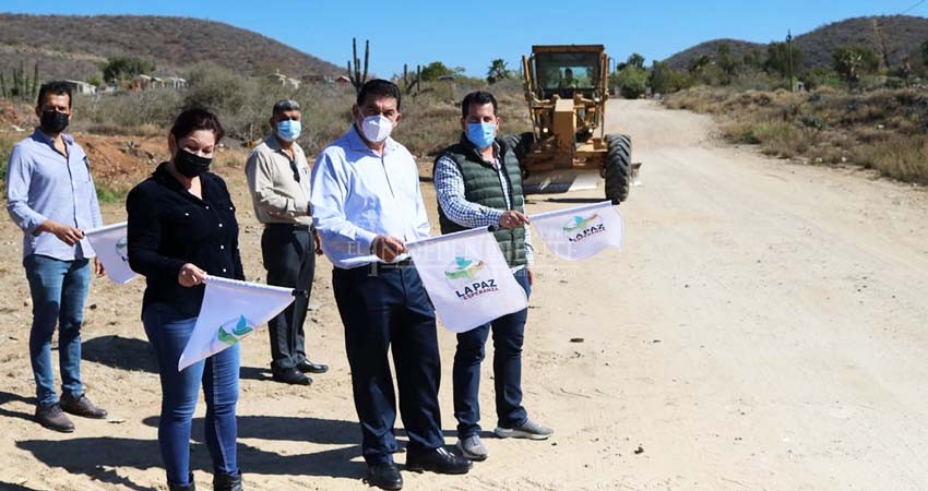 Alcalde de La Paz da banderazo de inicio a la segunda etapa de rehabilitación de caminos rurales