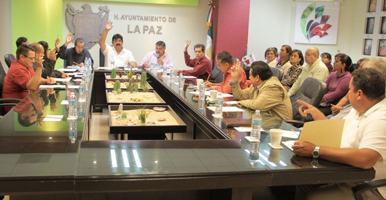 Autoriza Cabildo de La Paz licencias temporales a regidores Yuen y Castañeda
