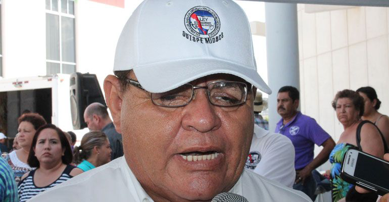 Firma el Ayuntamiento pliego petitorio con la Sección La Paz