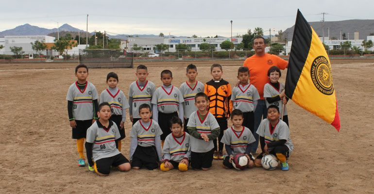 Se mantiene con paso firme el equipo de futbol Leones Negros en la liga “Don Memo IMSS”