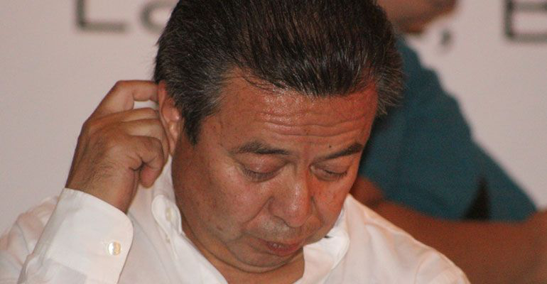 Pese a irregularidades, avala el CEN del PRI el registro de Alberto Treviño como precandidato