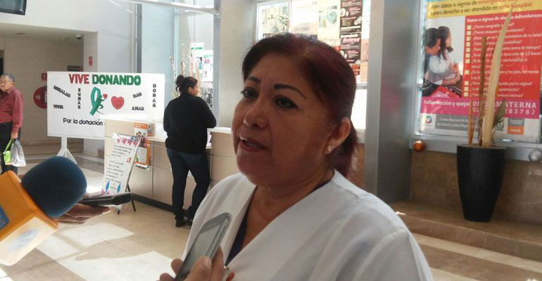 Enfermeros se oponen a recibir sueldos a través de tarjetas electrónicas; SNTSA no los respalda