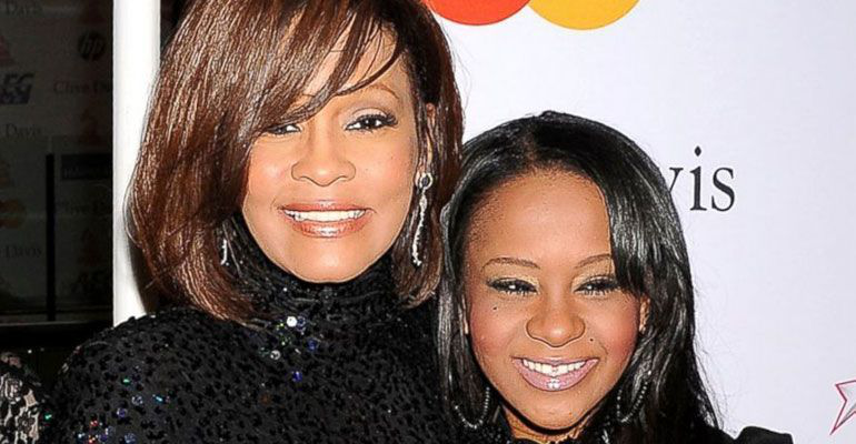 La hija de Whitney Houston, en estado de muerte cerebral
