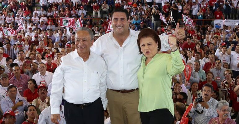 En unidad recibe Ricardo Barroso constancia de candidato a gobernador por BCS   