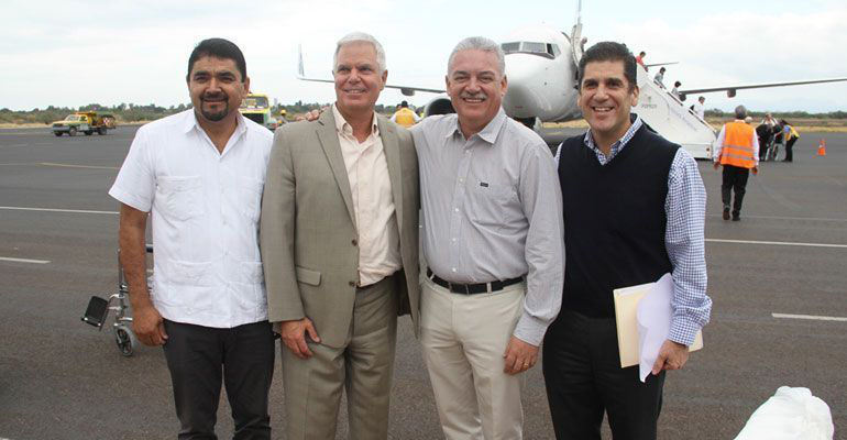 Llegan  a Loreto 134 turistas en el primer vuelo desde Canadá