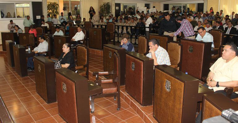 Diputados regresan como candidatos al Congreso del Estado, seguirán cobrando hasta que renuncien