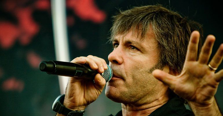 Bruce Dickinson anuncia que padece cáncer de lengua