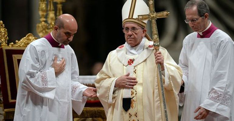 Comienza el Papa ejercicios espirituales fuera del Vaticano