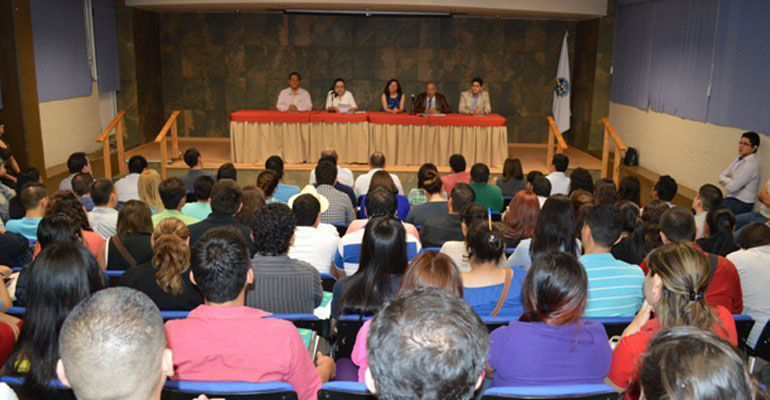 Se puede declarar la nulidad de una elección, si se acreditan actos proselitistas de ministros de culto.