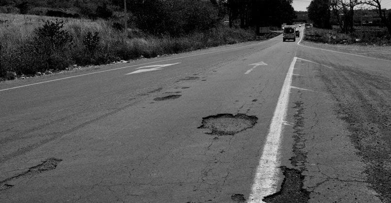 Carretera a los planes en condiciones peligrosas: Delgado