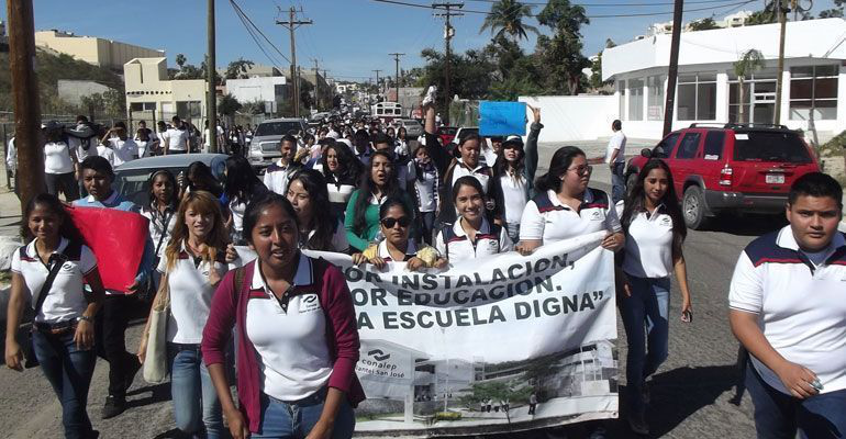 Instala el Ayuntamiento de Los Cabos 2,500 luminarias en CSL y SJC