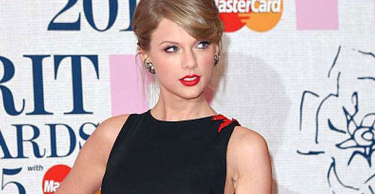 ¿De qué color ven Taylor Swift, Kim, Miley y otras celebridades el vestido?