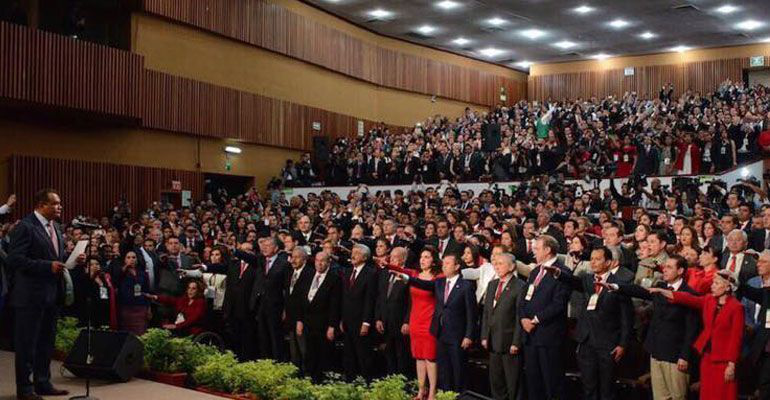Líder nacional del PRI toma protesta a candidatos a diputados por BCS