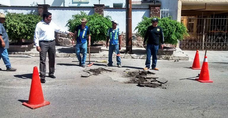 Acelera la Junta Estatal de Caminos el bacheo en Todos Santos