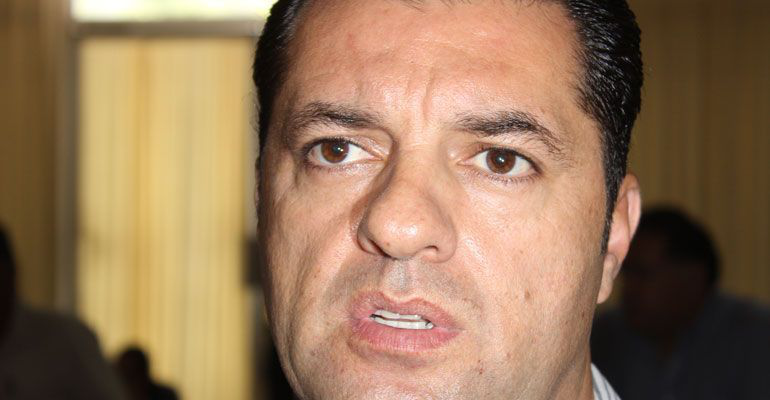 La gente no acepta que políticos dejen sus cargos para buscar otros, asegura diputado