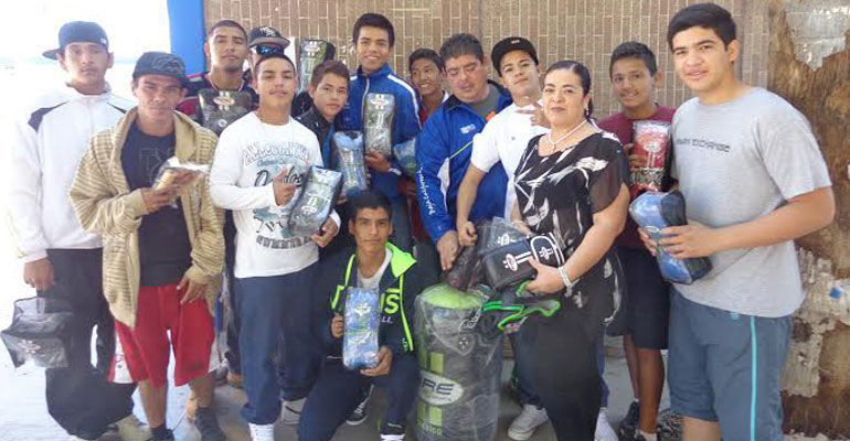 El INSUDE hace entrega de material deportivo a la Asociación de Boxeo de BCS