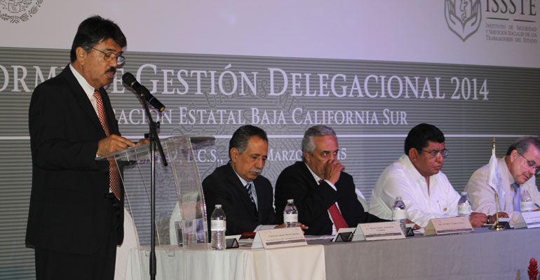 Presenta Martínez Mora informe de labores del ISSSTE y después deja el cargo