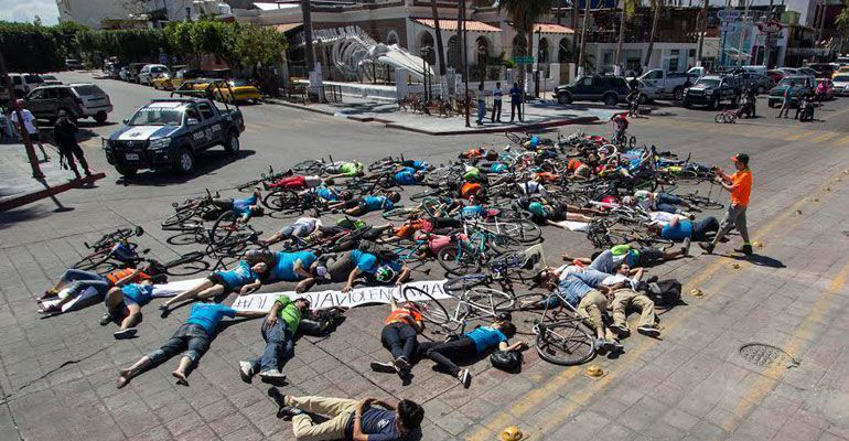 Gritan ciclistas de todo México: AltoAlaViolenciaVial