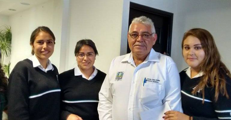 Alcalde apoya a la educación