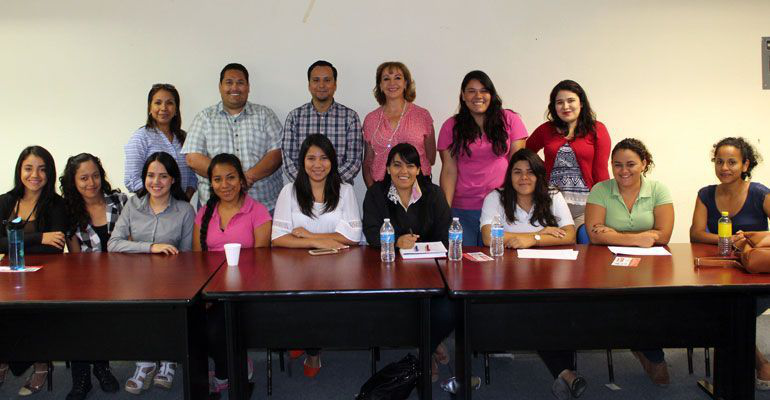 Instruyen a universitarios en educación financiera