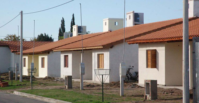 SEDATU y Coahuila entregan casas a familias de escasos recursos