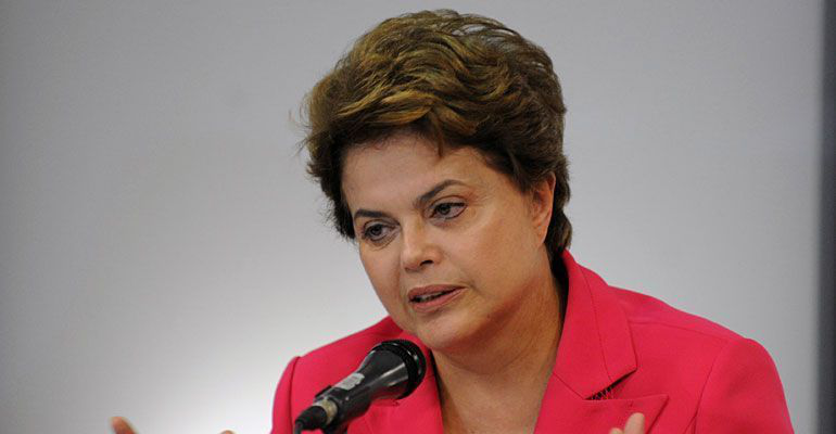 Rousseff llega a la cumbre lastrada por la corrupción