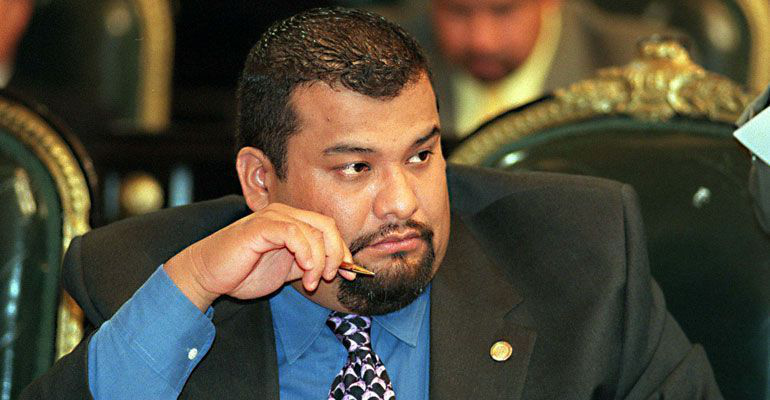 Espían a Monreal y a Cuauhtémoc Gutiérrez