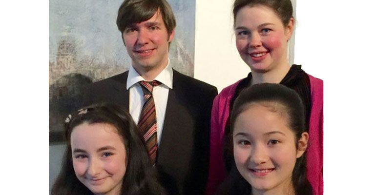 Niña mexicana superdotada cautiva audiencia en Berlin