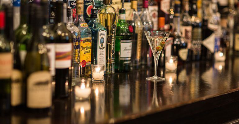 Recortan el horario para venta de licores en BCS