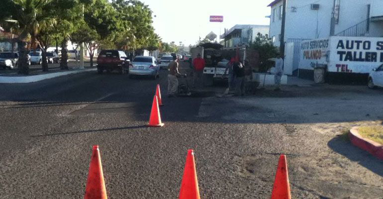 ¡Lo lograron! Tras el torneo de golfito autoridades proceden a rehabilitar baches en las calles   