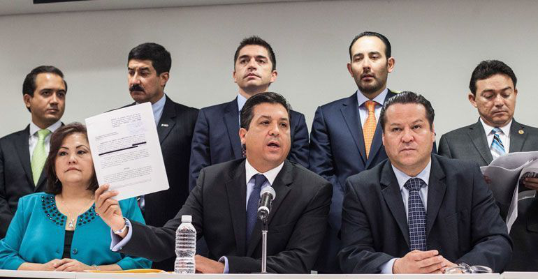 Senadores del PAN denuncian a Rosario Robles ante PGR