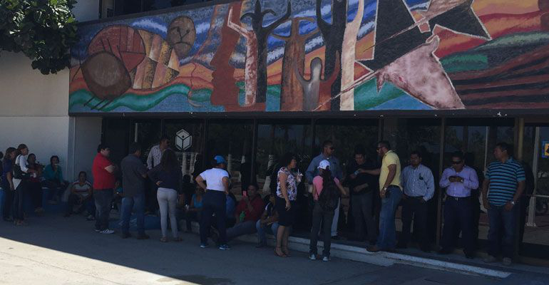 Imparable manifestación de maestros cabeños; protestan en la SEP