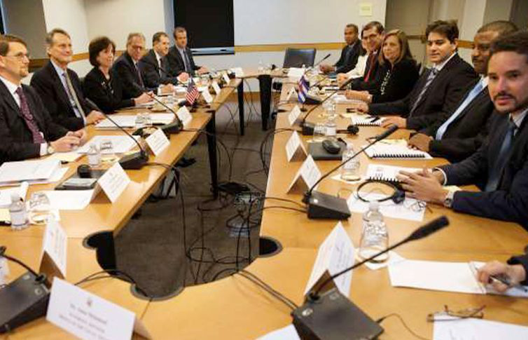 Dialogan Estados Unidos y Cuba