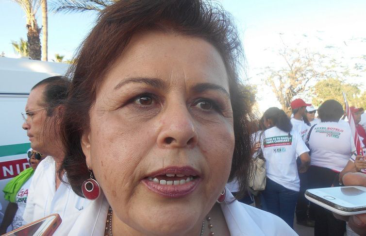 Finalmente apareció Esthela Ponce en campaña con Barroso