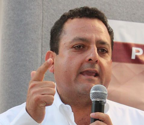 Evita Carlos Mendoza “vituperios” de Ricardo Barroso; cancela participación en debate del IEE