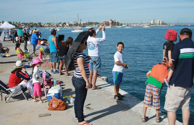Vela y Chicharito comandan legión europea para Copa Oro