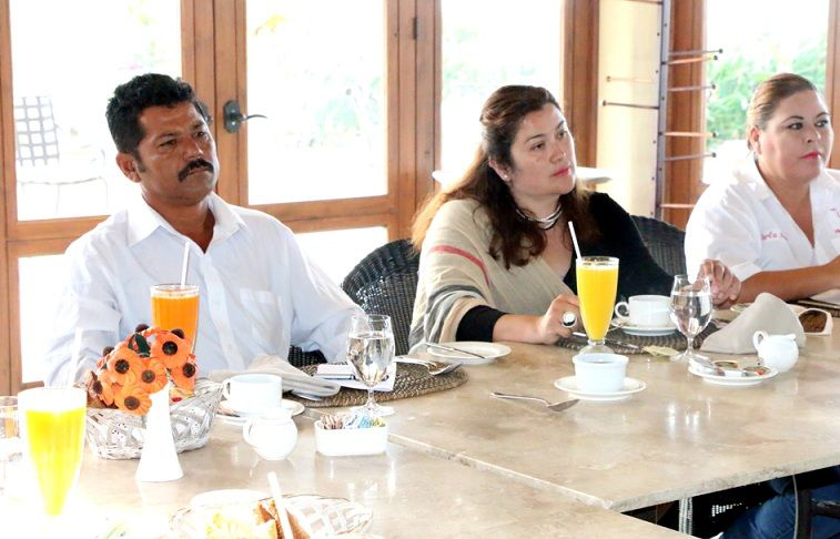 Lo del pueblo al pueblo, propone Julián Hernández