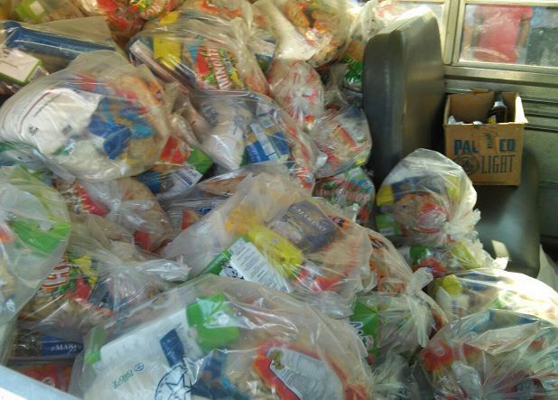 FIN DE SEMANA DE COMPRAS….Sorprenden en flagrante delito electoral a PRI y PVEM en La Paz; estaban entregando despensas