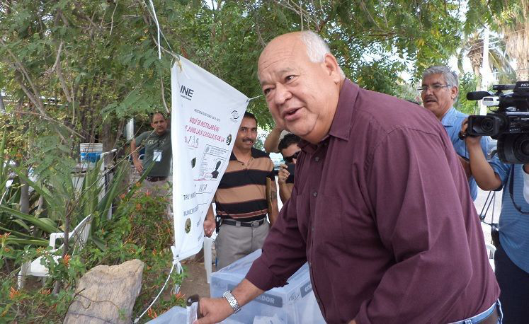 La decencia debe ser la guía de la política: Víctor Castro Cosío